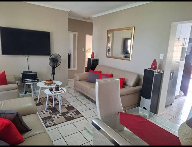 2 BEDROOM SECTIONAL TITLE FOR SALE IN WENTWORTH PARK